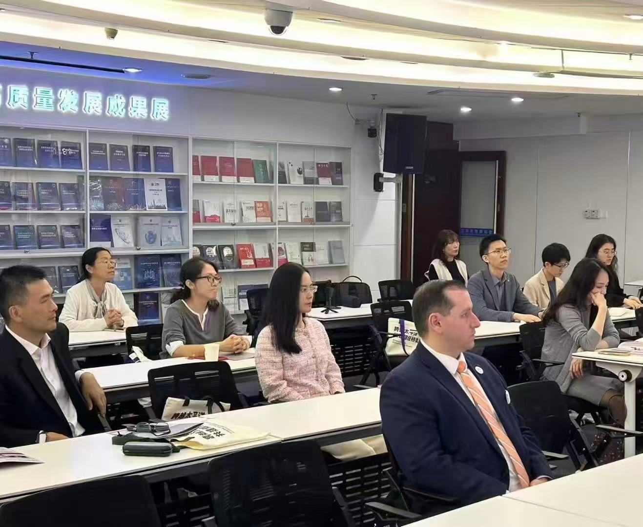 1762932286620165.jpg 2.jpg